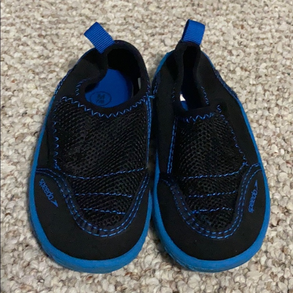 Speedo water shoes